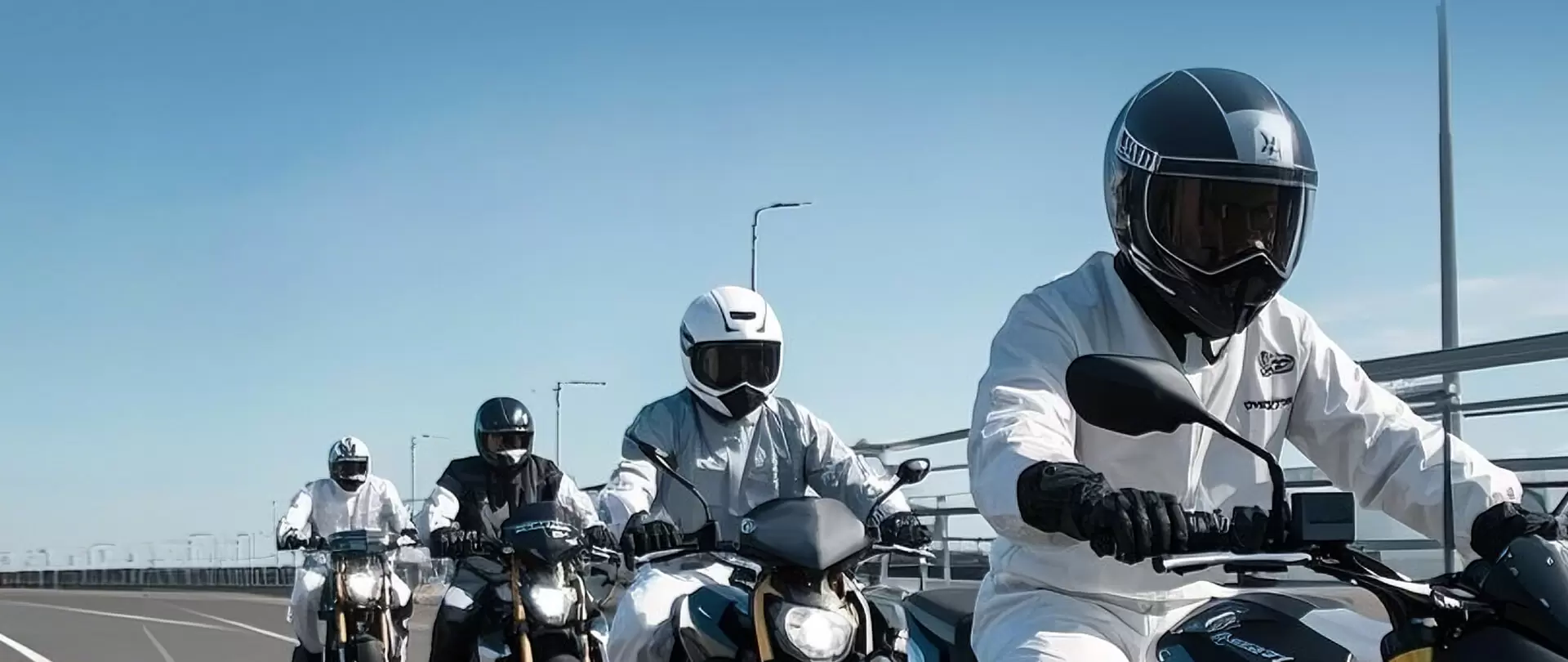 Езда на мотоцикле, исследование природы и военная подготовка