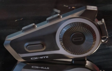 Улучшенные Bluetooth-наушники для шлема: почему OHMIEX D9 устанавливает новый стандарт групповой связи