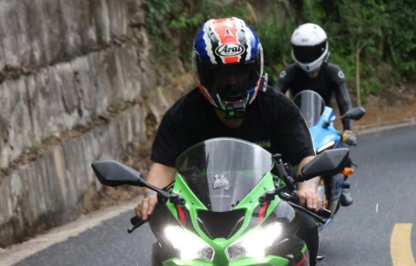 Интеллектуальная система управления движением OHMIEX D9: переосмысление интеллектуальной системы связи для управления движением на рынках B2B.